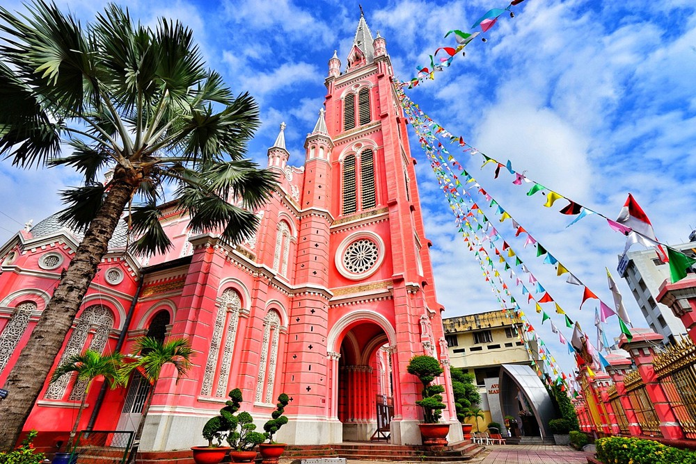 Phu Quoc to Ho Chi Minh City – Notre Dame Cathedral, Tan Dinh Church & Bui Vien (MEALS L, D)